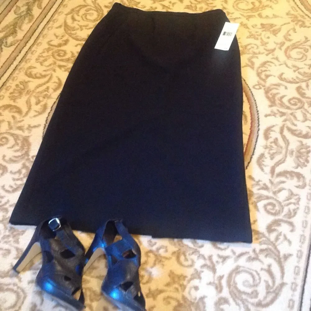 NWT Ladies long black skirt in size 16